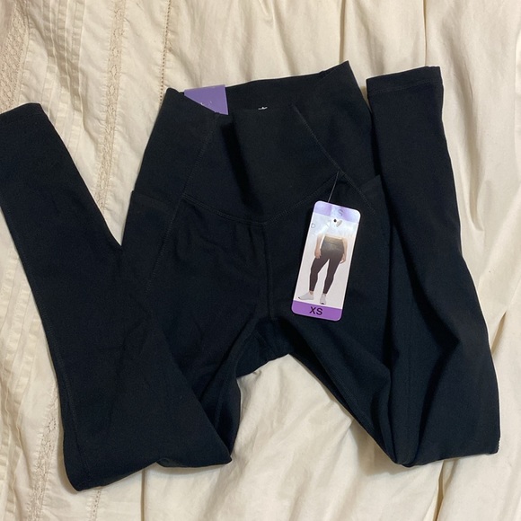 Danskin Contour Leggings - Picture 2 of 6